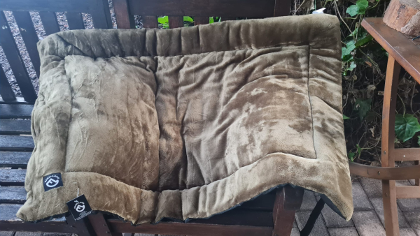 Hunde Outdoordecke , Hundeplatz , Hunde Reisedecke , Hundedecke " Velour " 105 x 70 cm